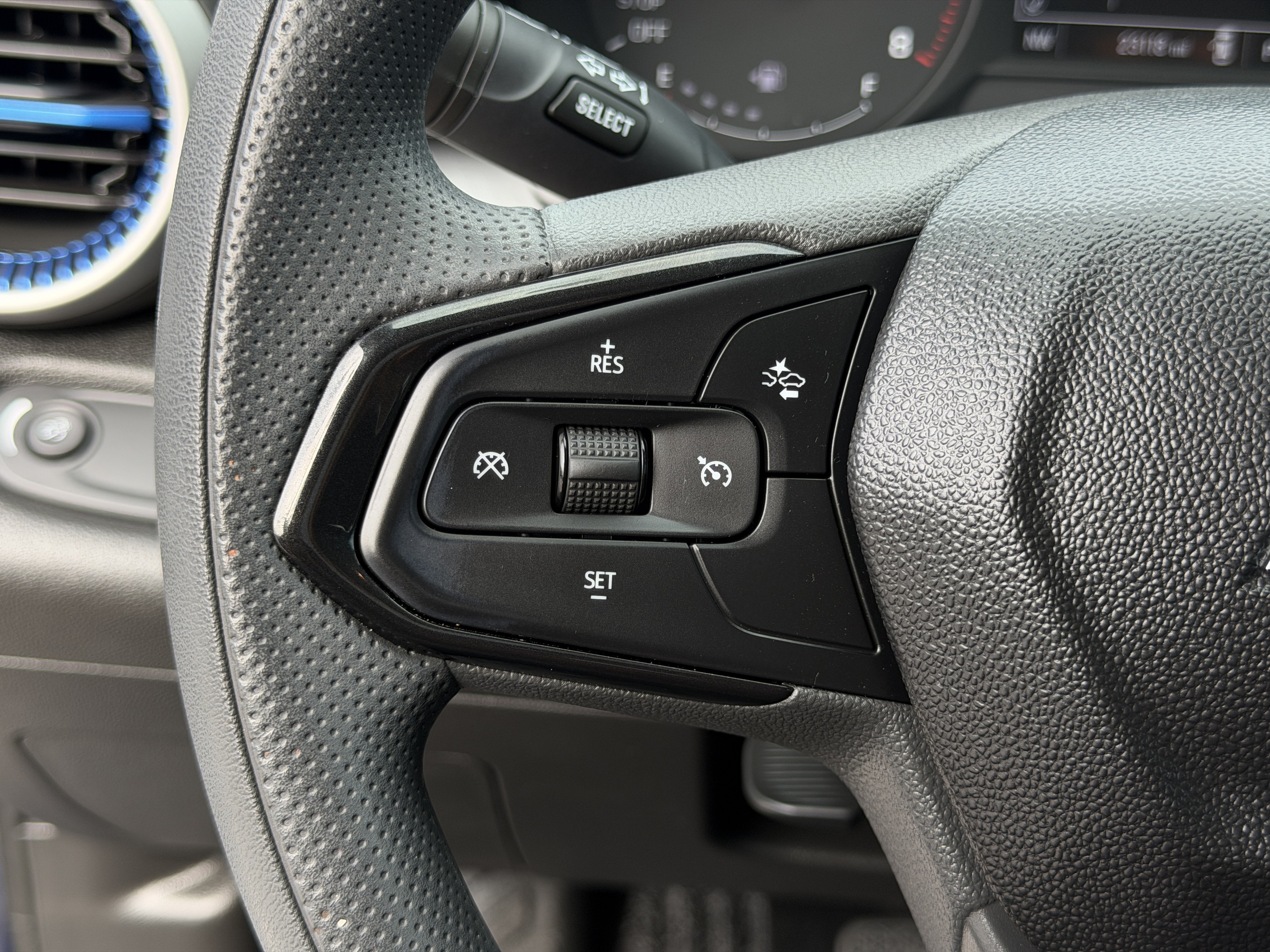 Certified 2024 Chevrolet Trax LS w/ Driver Confidence Package FWD image 27