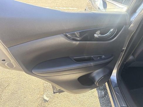 Used 2020 Nissan Rogue Sport SV w/ All-Weather Package image 17