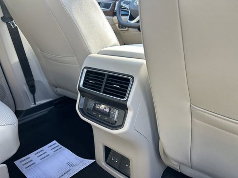 New 2026 Volkswagen Atlas SE image 50
