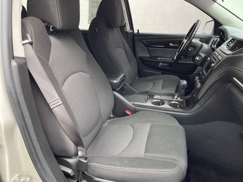 Used 2017 Chevrolet Traverse LT FWD image 38
