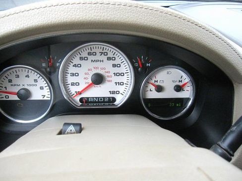 Used 2006 Ford F150 Lariat image 12