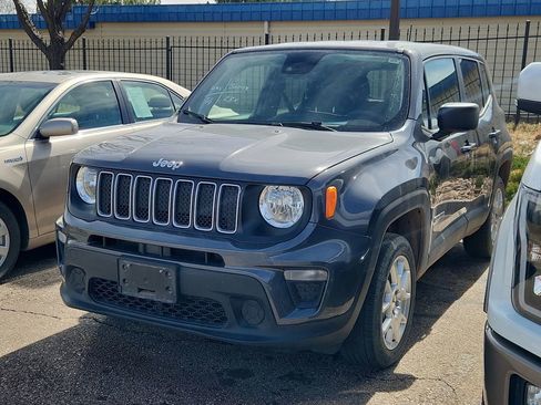 Certified 2023 Jeep Renegade Latitude image 3