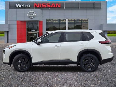 New 2026 Nissan Rogue SV FWD image 3
