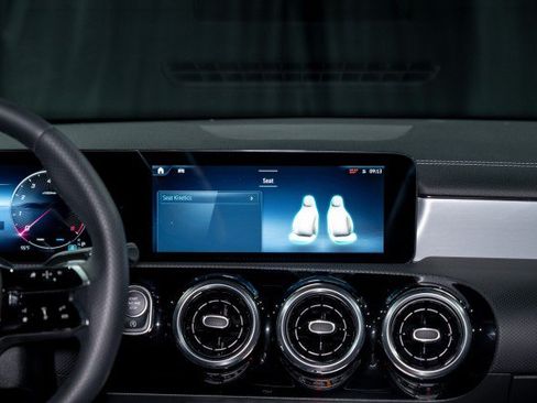 Certified 2026 Mercedes-Benz CLA 250 image 15