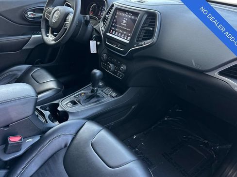 Used 2022 Jeep Cherokee Latitude AWD/4WD image 18