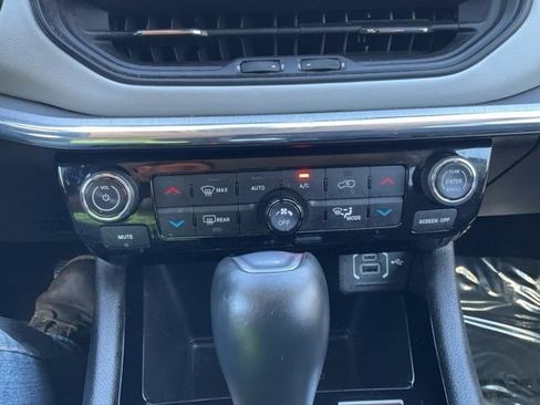 Used 2022 Jeep Compass Limited AWD/4WD image 31