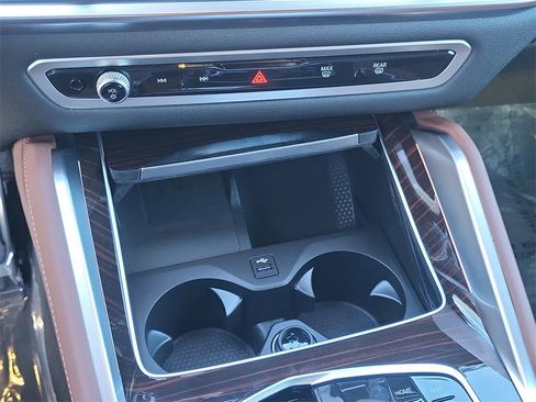 New 2026 BMW X6 xDrive40i w/ Climate Comfort Package image 30