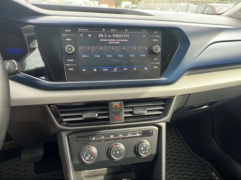 Used 2022 Volkswagen Taos SE image 17