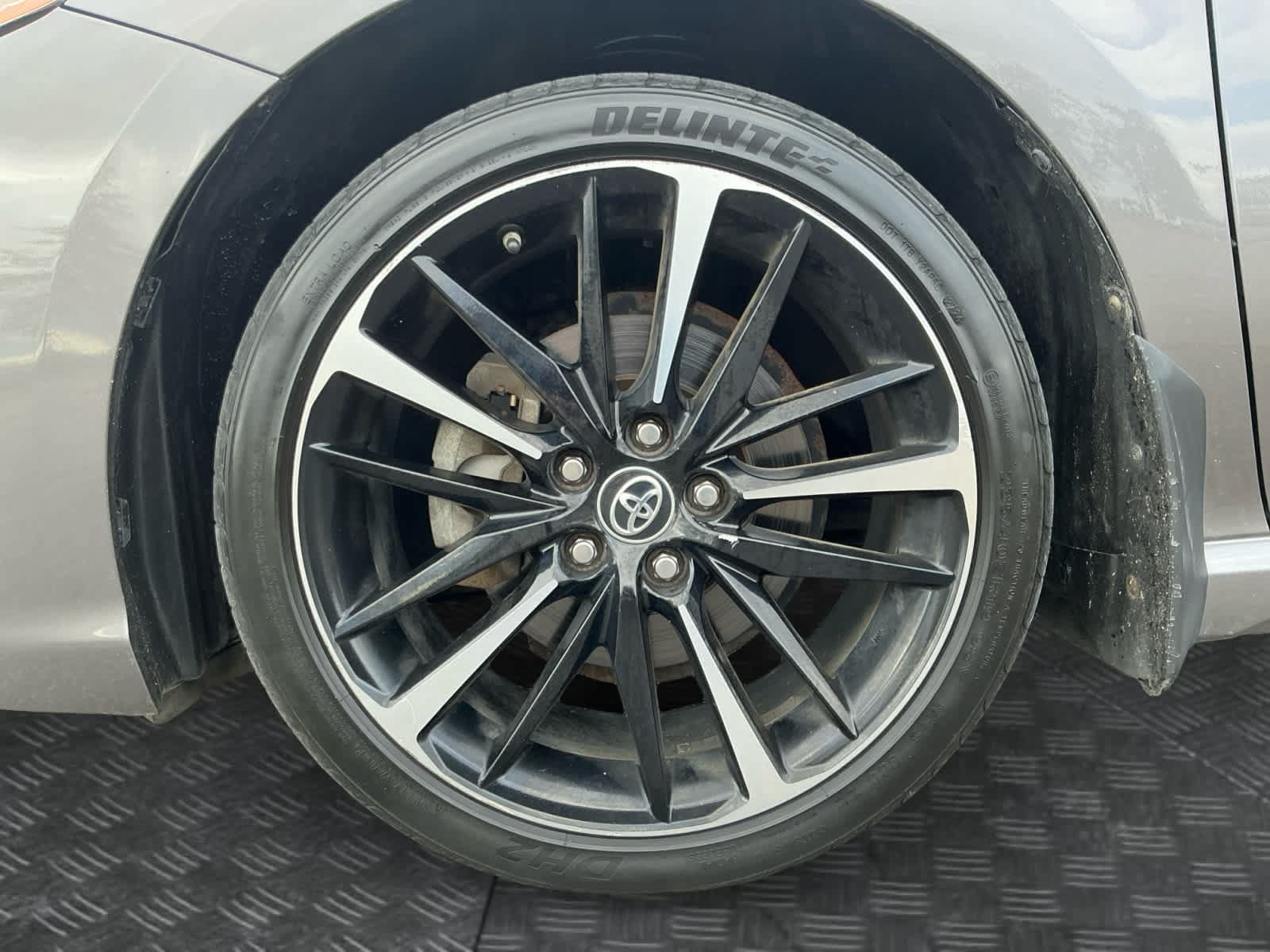 Used 2018 Toyota Camry XSE FWD image 12
