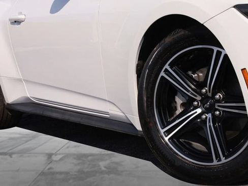 Certified 2025 Ford Mustang Coupe RWD image 3