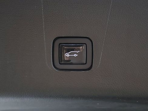 Used 2023 Chevrolet Traverse LT w/ LPO, Floor Liner Package image 22