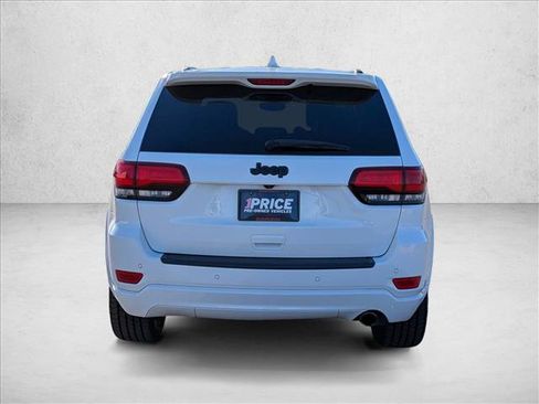 Used 2018 Jeep Grand Cherokee Altitude image 6