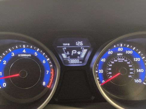 Used 2016 Hyundai Elantra SE FWD image 23