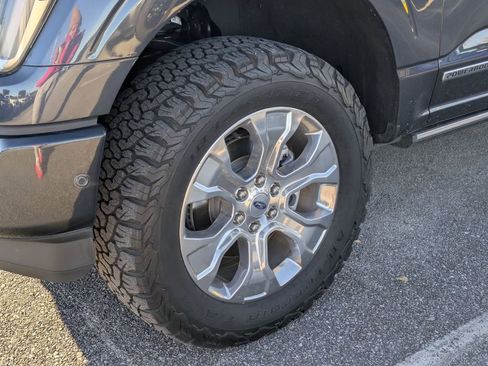 Used 2022 Ford F150 Platinum w/ Equipment Group 701A High image 5