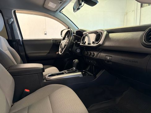 Used 2019 Toyota Tacoma SR5 image 23