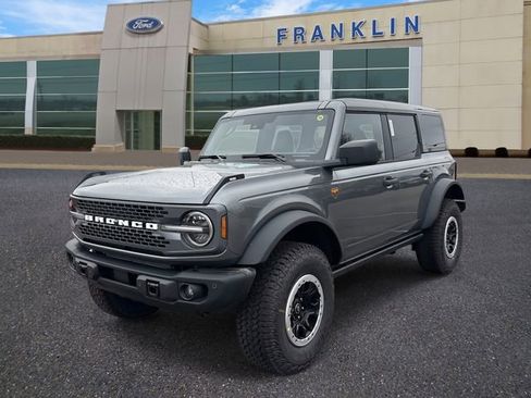 New 2026 Ford Bronco Badlands image 3