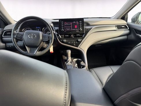 Used 2023 Toyota Camry SE w/ Blackout Package (TMS) image 10