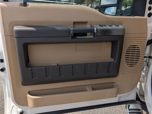 Used 2016 Ford F250 Lariat w/ Chrome Package image 10