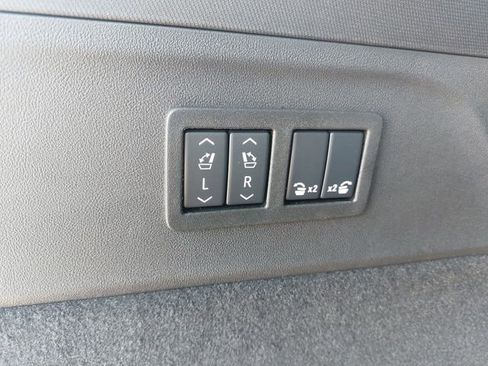 Used 2026 Cadillac Escalade IQ Sport 1 w/ LPO, ONYX Package AWD/4WD image 15
