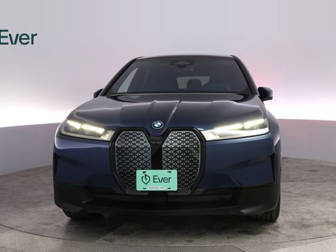 Used 2022 BMW iX xDrive50 w/ Premium Package AWD/4WD image 12