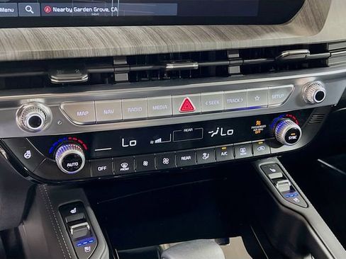 Used 2024 Kia Telluride SX image 16