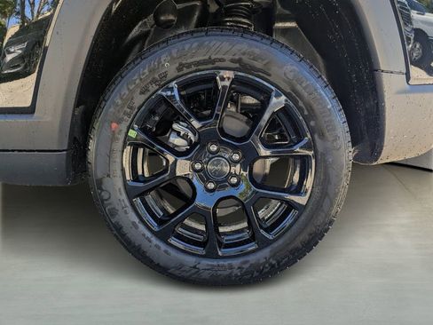 New 2026 Jeep Compass Latitude image 6