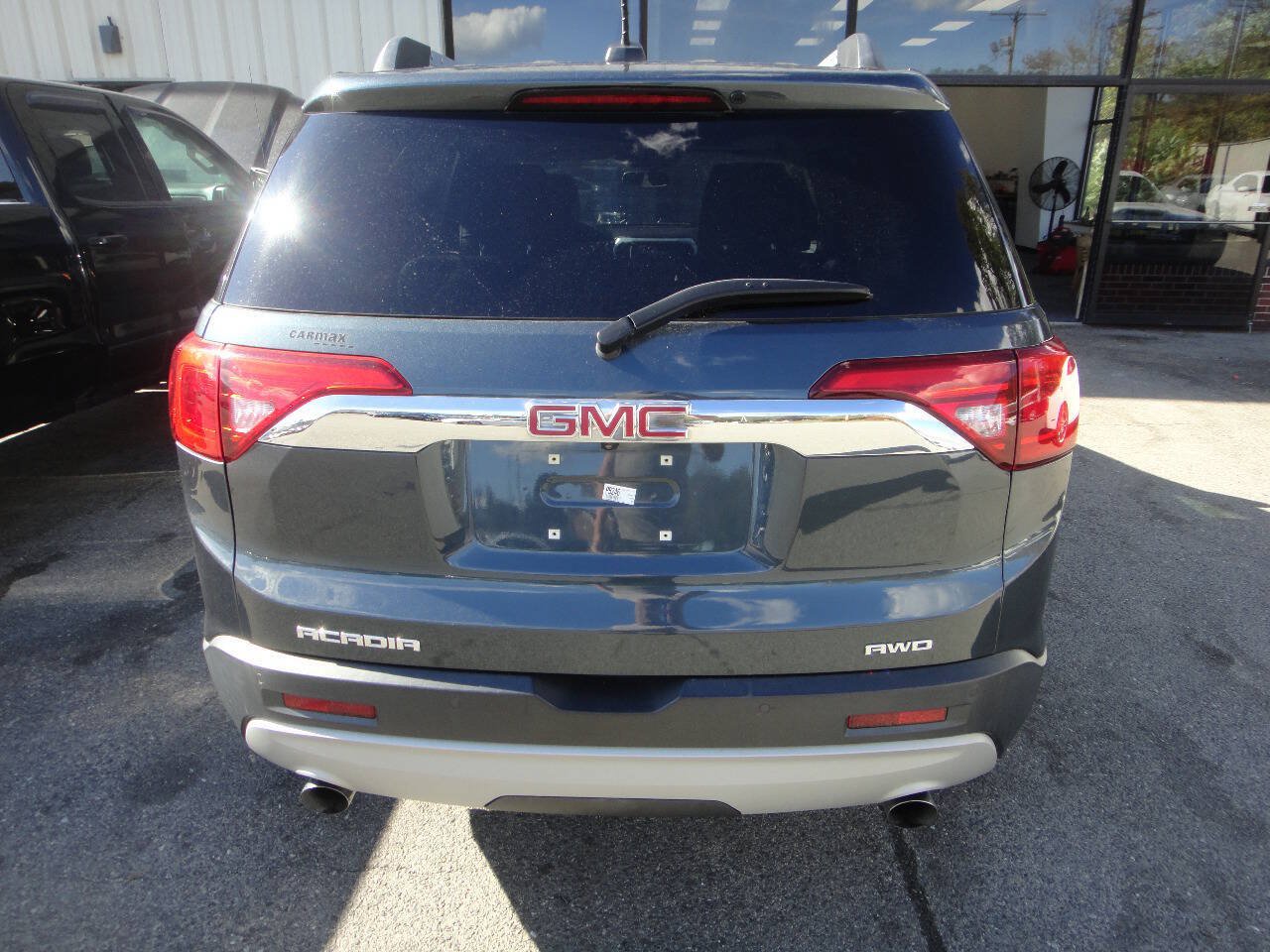 Used 2019 GMC Acadia SLT AWD/4WD image 5
