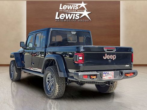 Used 2024 Jeep Gladiator Mojave AWD/4WD image 4