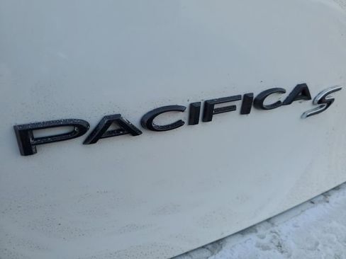 New 2026 Chrysler Pacifica Select image 6