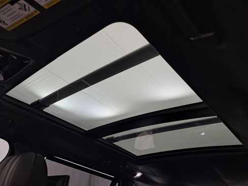 Used 2015 Land Rover Range Rover Long Wheelbase Autobiography image 9