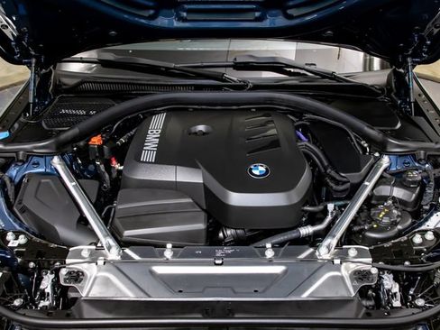 Used 2027 BMW 430i Coupe w/ M Sport Package AWD/4WD image 5