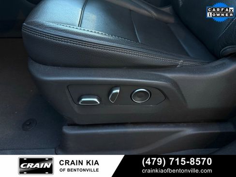Used 2021 GMC Yukon Denali w/ Denali Premium Package image 12