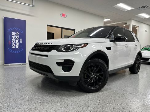 Used 2019 Land Rover Discovery Sport SE image 2
