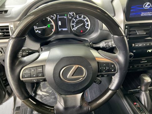 Used 2022 Lexus GX 460 Premium w/ Accessory Package image 11
