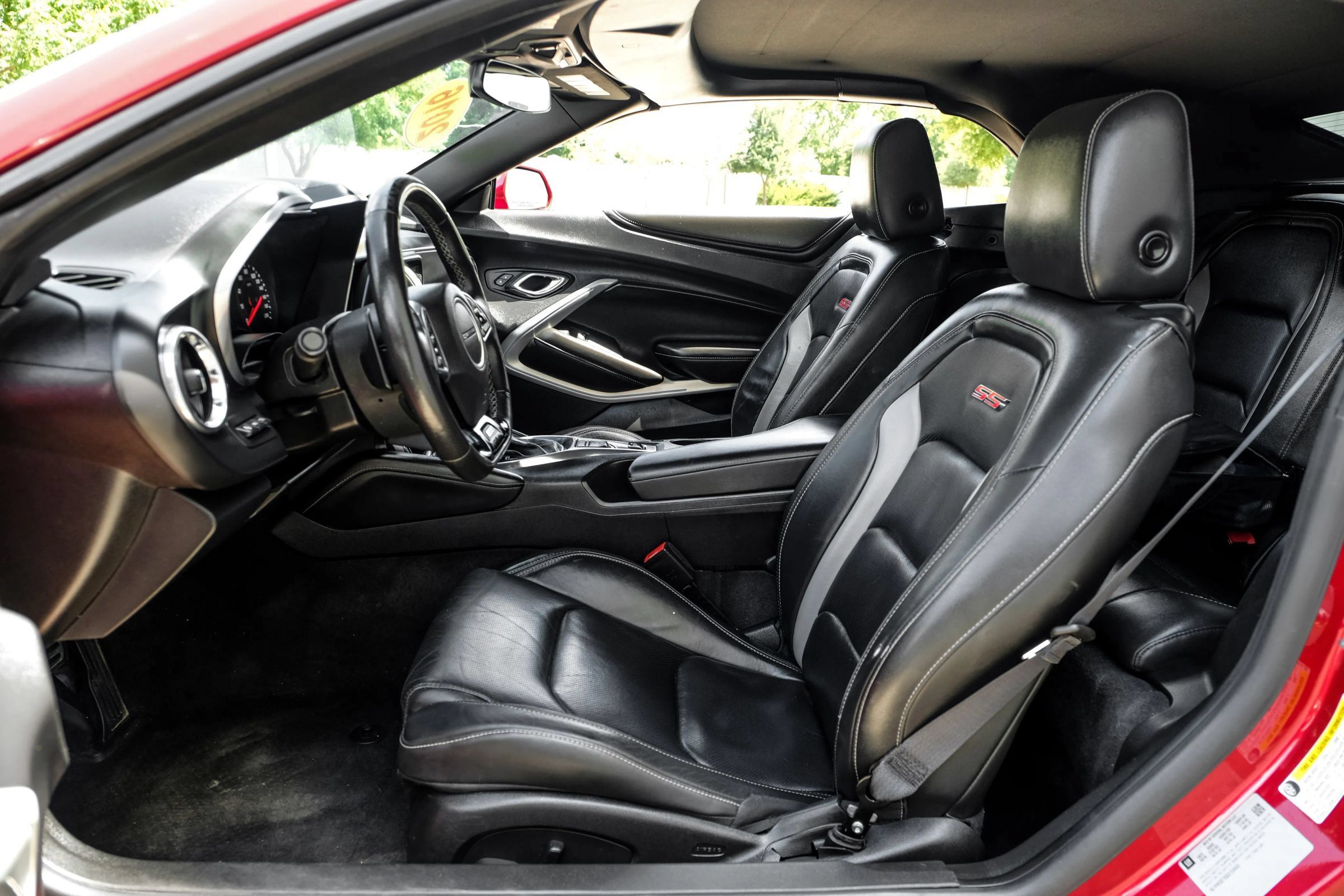 Used 2016 Chevrolet Camaro SS RWD image 16