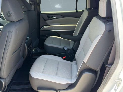 Used 2025 Chevrolet Traverse LT AWD/4WD image 14