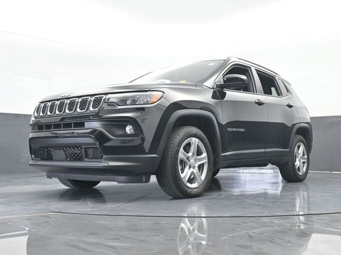 Used 2024 Jeep Compass Latitude image 52