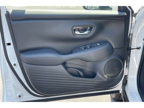 Certified 2025 Honda HR-V EX-L image 11