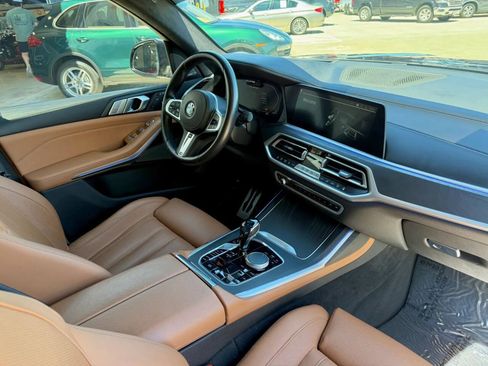 Used 2021 BMW X7 M50i w/ Dynamic Handling Package AWD/4WD image 34