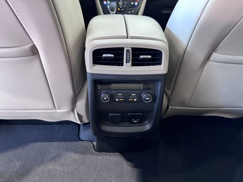 Certified 2018 Buick Envision Essence AWD/4WD image 28