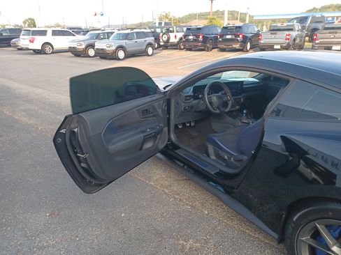 Used 2024 Ford Mustang Dark Horse image 12