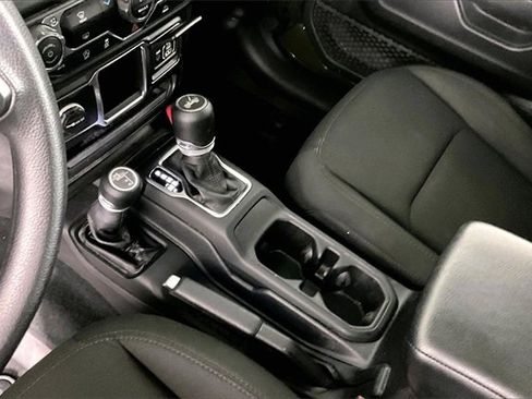 Used 2022 Jeep Wrangler Unlimited Sport image 18