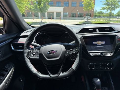 Used 2023 Chevrolet TrailBlazer RS w/ Sun and Liftgate Package AWD/4WD image 7