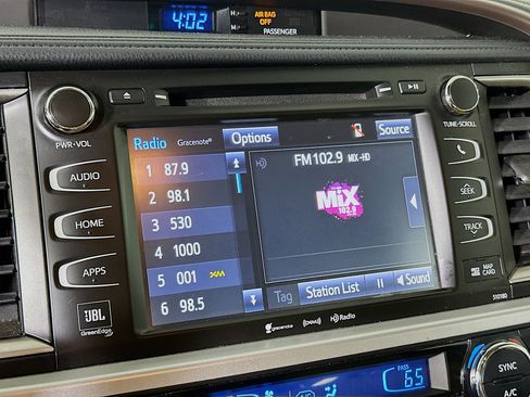 Used 2017 Toyota Highlander Limited Platinum image 21