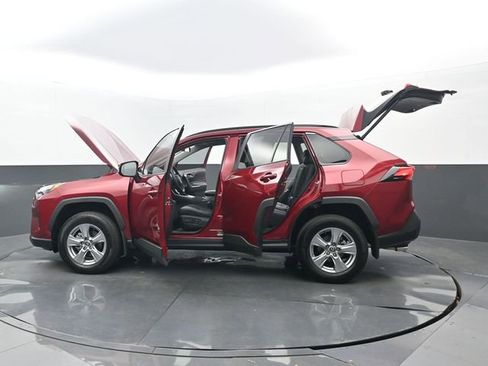 Used 2025 Toyota RAV4 XLE w/ Convenience Package image 33