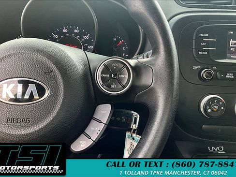 Used 2015 Kia Soul + image 19
