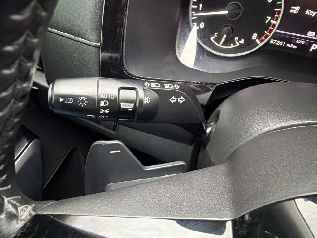 Used 2023 Nissan Pathfinder SL w/ Lighting Package (N92) AWD/4WD image 29
