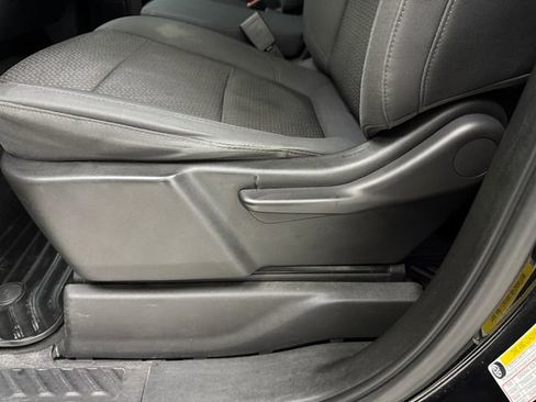Used 2019 Chevrolet Silverado 1500 Custom w/ Custom Convenience Package AWD/4WD image 24