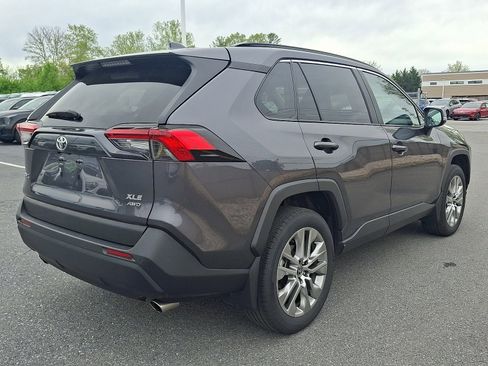 Used 2023 Toyota RAV4 XLE Premium AWD/4WD image 4