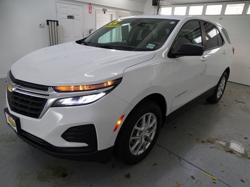 Certified 2022 Chevrolet Equinox LS w/ LS Convenience Package image 16